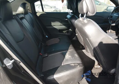 2013 Chrysler 200 Limited z USA, uszkodzony, nr VIN 1C3CCBCG4DN719516